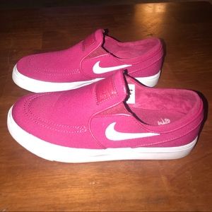 Nike Shoes - Nike SB - women’s slip on shoes Nike Shoes - Nike SB - women’s slip on shoes